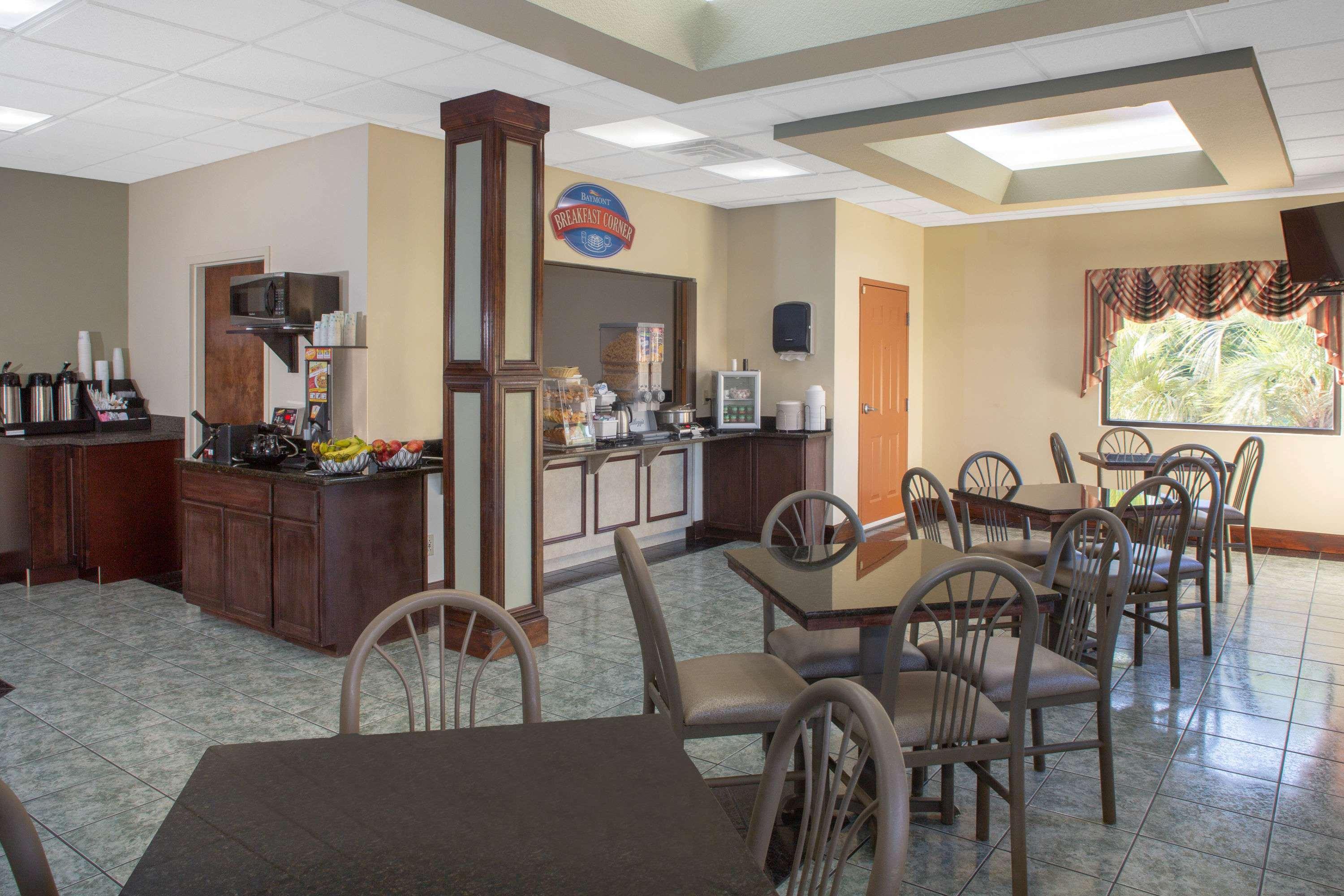 Baymont By Wyndham Midway Tallahassee Екстериор снимка